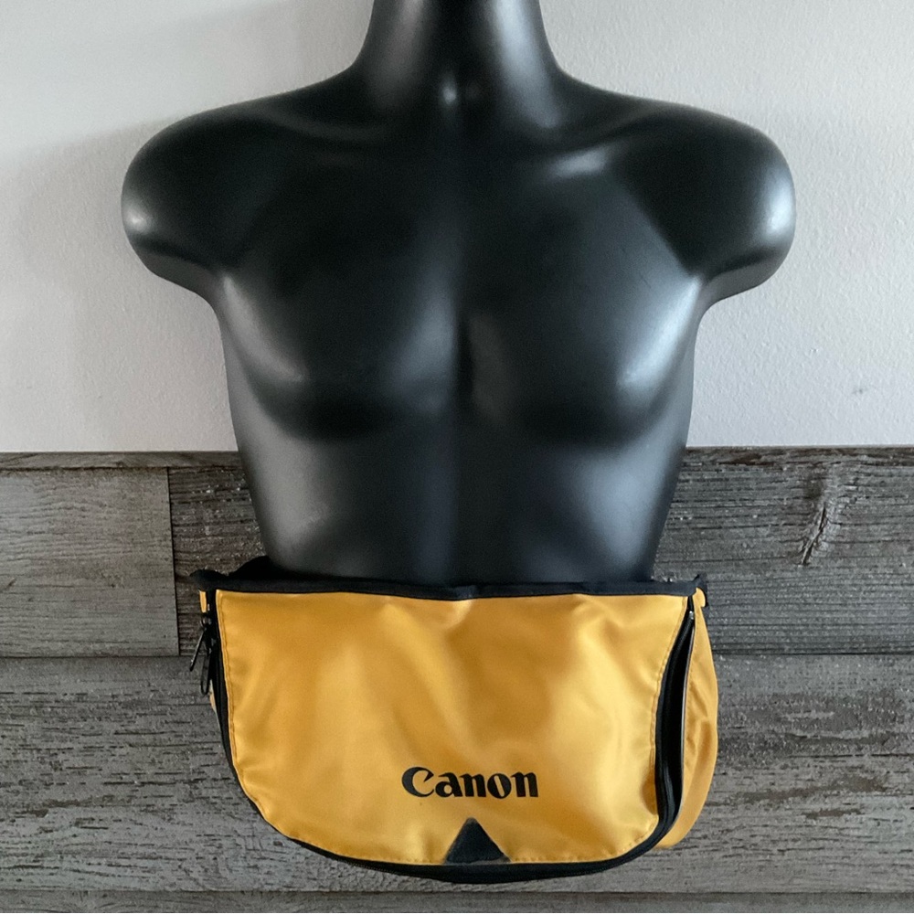 Canon belt bag/fanny pack camera and lens holder